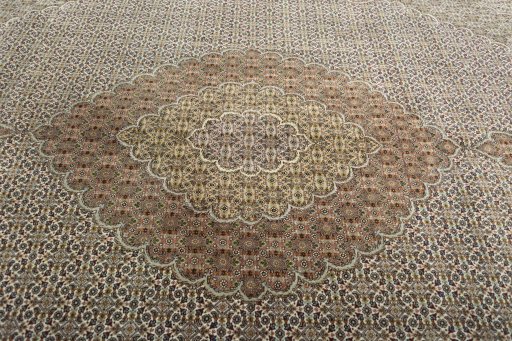 Central medallion detail of 2000s Tabriz rug from Iran / Persia