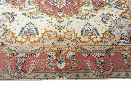 Close-up detail of New Tabriz rug from Iran / Persia showing Cork weave