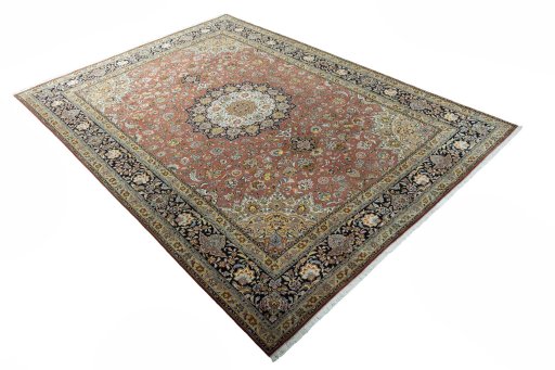 Close-up detail of New Tabriz rug from Iran / Persia showing Cork weave