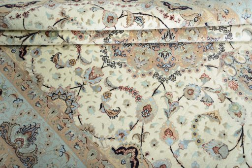 Close-up detail of New Tabriz rug from Iran / Persia showing Cork weave