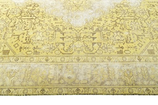 Corner detail of 1970s Tabriz rug showing border pattern and Wool pile