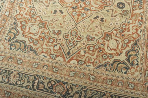 Close-up detail of 1930s Tabriz rug from Iran / Persia showing Wool weave