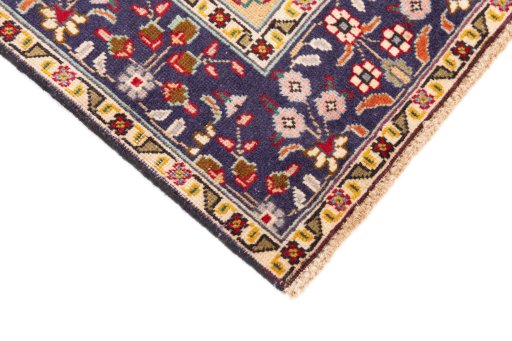 Central medallion detail of 1980s Tabriz rug from Iran / Persia