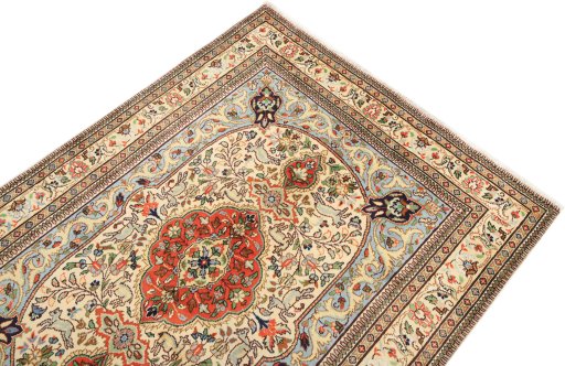 Surface texture of 1990s Tabriz rug with natural Wool and intricate pattern