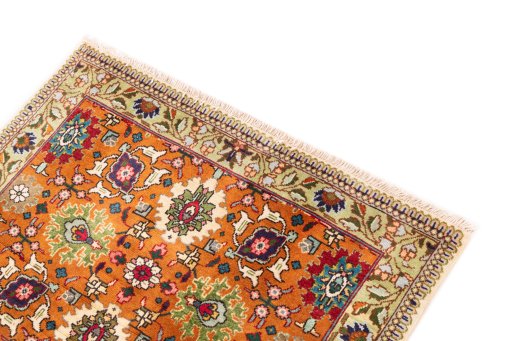 Surface texture of 1999s Tabriz rug with natural Wool and intricate pattern