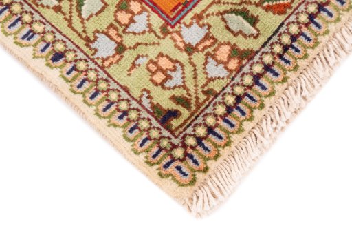 Central medallion detail of 1999s Tabriz rug from Iran / Persia