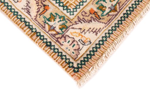 Central medallion detail of 1975s Tabriz rug from Iran / Persia