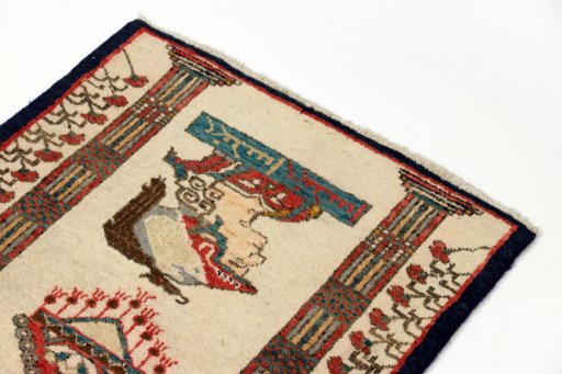 Surface texture of 1990s Tabriz rug with natural Wool and intricate pattern