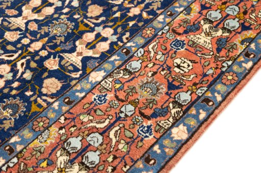 Central medallion detail of 1940s Varamin rug from Iran / Persia
