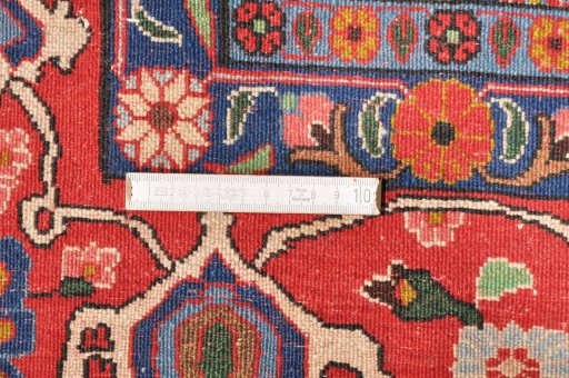 Close-up detail of 2000s Varamin rug from Iran / Persia showing Wool weave