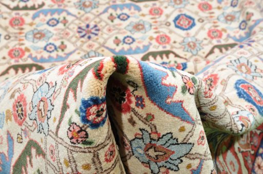 Central medallion detail of 2000s Varamin rug from Iran / Persia