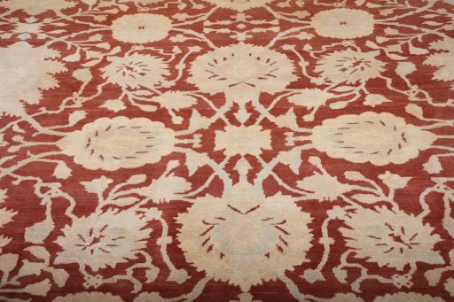 Corner detail of New Yazd rug showing border pattern and Wool pile