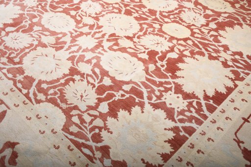 Central medallion detail of New Yazd rug from Iran / Persia
