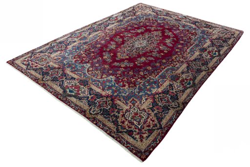 Corner detail of 1970s Yazd rug showing border pattern and Wool pile