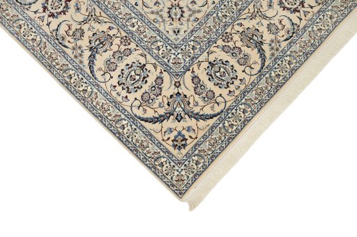Central medallion detail of New Nain 6La with Silk rug from Iran / Persia