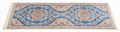 Central medallion detail of New Nain 6La with Silk rug from Iran / Persia
