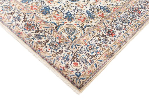 Central medallion detail of 2020s Nain 6La with Silk rug from Iran / Persia