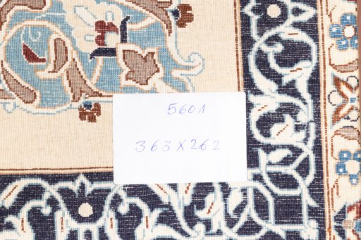 Corner detail of 2021s Nain 6La with Silk rug showing border pattern and Wool pile