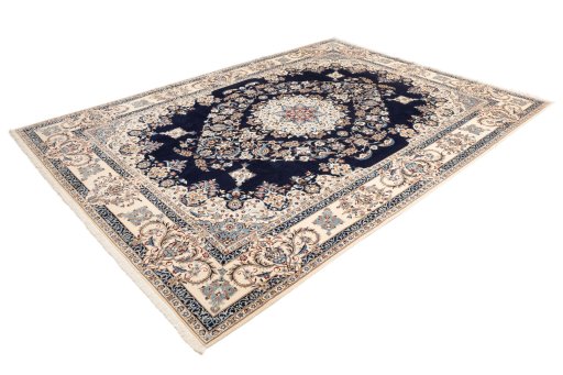 Close-up detail of 2021s Nain 6La with Silk rug from Iran / Persia showing Wool weave