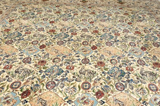 Close-up detail of New Nain 6La with Silk rug from Iran / Persia showing Wool weave