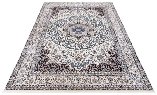 Central medallion detail of New Nain 6La with Silk rug from Iran / Persia