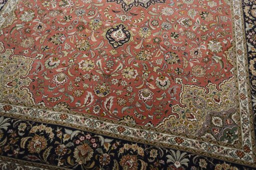 Central medallion detail of New Tabriz 50/60/70 Raj rug from Iran / Persia