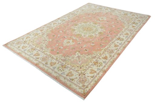 Corner detail of New Tabriz 50/60/70 Raj rug showing border pattern and Cork pile