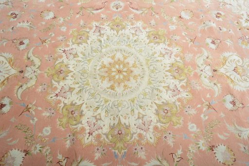Central medallion detail of New Tabriz 50/60/70 Raj rug from Iran / Persia