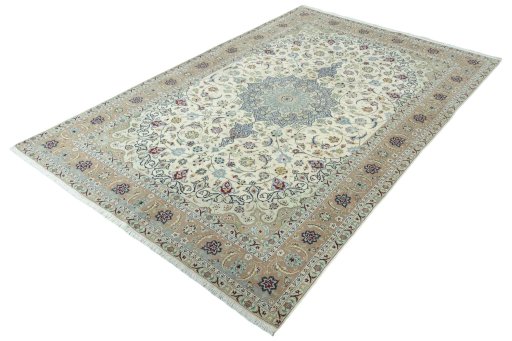 Corner detail of New Tabriz 50/60/70 Raj rug showing border pattern and Cork pile