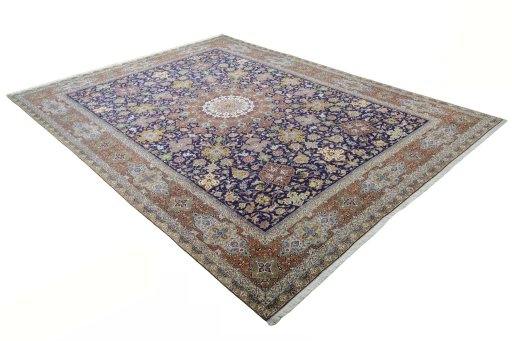 Close-up detail of 1970s Tabriz 50/60/70 Raj rug from Iran / Persia showing Cork weave