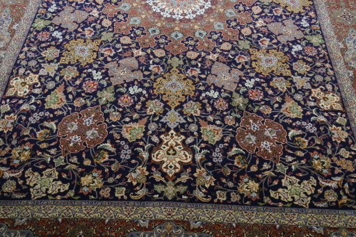 Close-up detail of 1970s Tabriz 50/60/70 Raj rug from Iran / Persia showing Cork weave