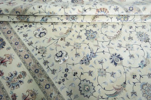 Close-up detail of New Tabriz 50/60/70 Raj rug from Iran / Persia showing Cork weave