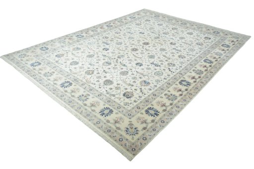 Corner detail of New Tabriz 50/60/70 Raj rug showing border pattern and Cork pile
