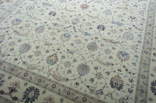 Close-up detail of New Tabriz 50/60/70 Raj rug from Iran / Persia showing Cork weave