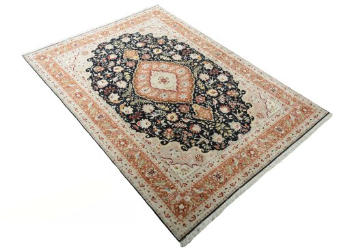 Close-up detail of New Tabriz 50/60/70 Raj rug from Iran / Persia showing Cork weave