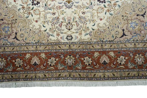 Corner detail of New Tabriz 50/60/70 Raj rug showing border pattern and Cork pile