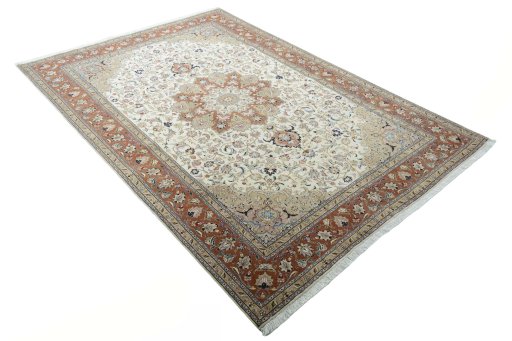 Close-up detail of New Tabriz 50/60/70 Raj rug from Iran / Persia showing Cork weave