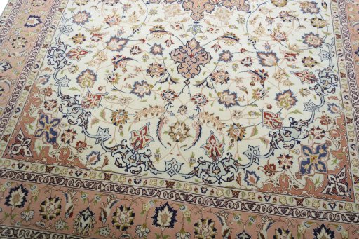 Close-up detail of New Tabriz 50/60/70 Raj rug from Iran / Persia showing Cork weave