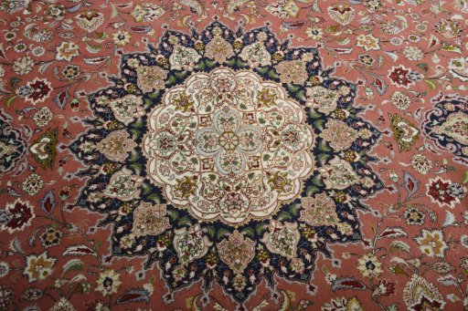 Central medallion detail of New Tabriz 50/60/70 Raj rug from Iran / Persia