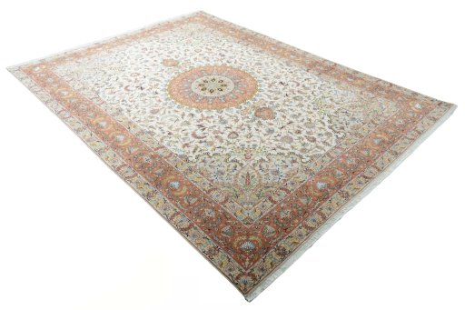 Close-up detail of New Tabriz 50/60/70 Raj rug from Iran / Persia showing Cork weave