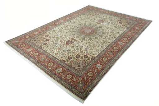 Corner detail of New Tabriz 50/60/70 Raj rug showing border pattern and Cork pile