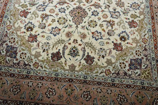 Close-up detail of New Tabriz 50/60/70 Raj rug from Iran / Persia showing Cork weave