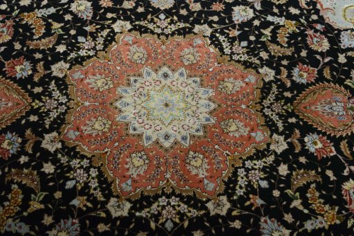 Central medallion detail of New Tabriz 50/60/70 Raj rug from Iran / Persia