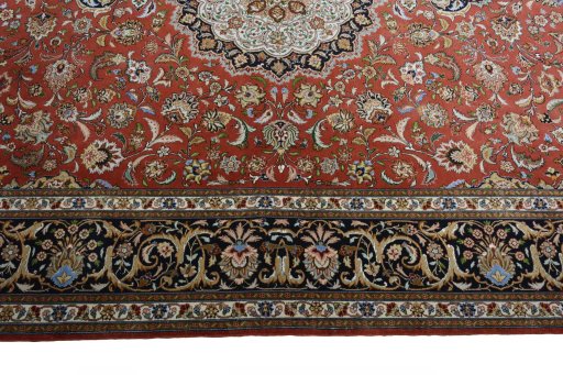 Corner detail of New Tabriz 50/60/70 Raj rug showing border pattern and Cork pile