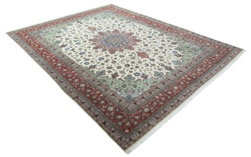 Close-up detail of New Tabriz 50/60/70 Raj rug from Iran / Persia showing Cork weave