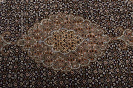 Central medallion detail of New Tabriz 50/60/70 Raj rug from Iran / Persia