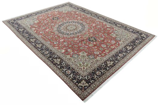 Close-up detail of New Tabriz 50/60/70 Raj rug from Iran / Persia showing Cork weave