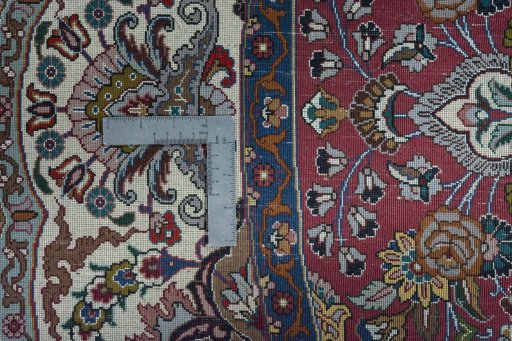 Close-up detail of New Tabriz 50/60/70 Raj rug from Iran / Persia showing Cork weave