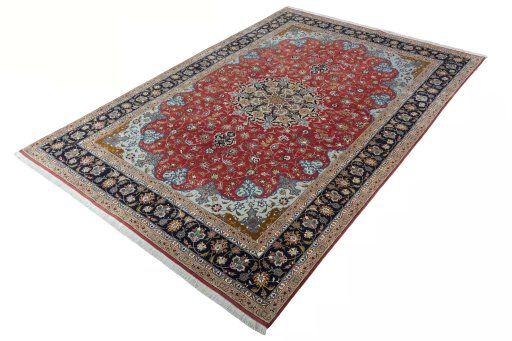 Corner detail of New Tabriz 50/60/70 Raj rug showing border pattern and Cork pile