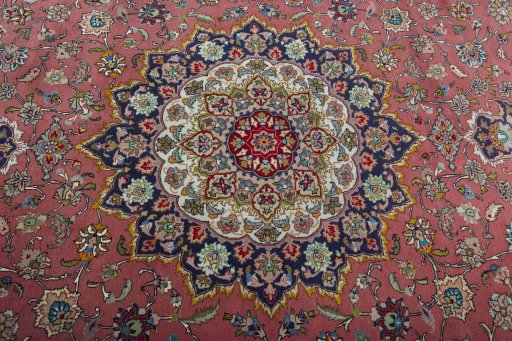 Central medallion detail of New Tabriz 50/60/70 Raj rug from Iran / Persia